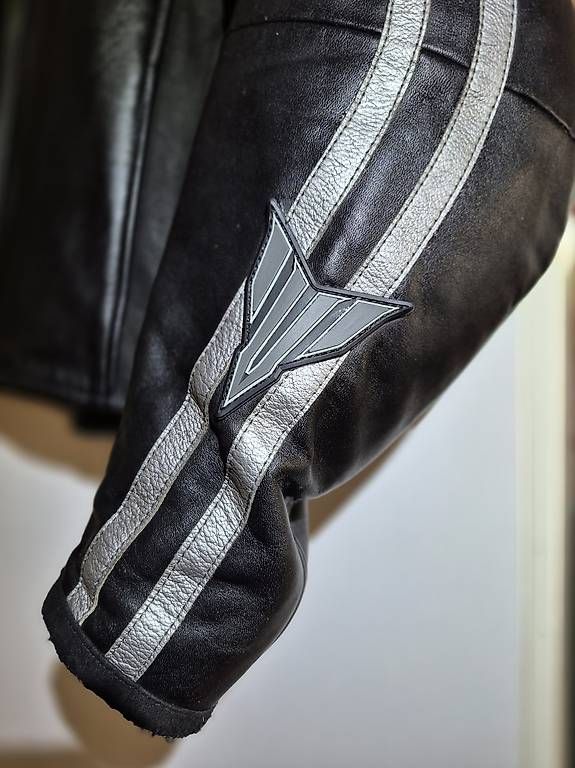 Giacche: Seltene original Yamaha MT Lederjacke – Usato da Utzenstorf venduto da Levico 4
