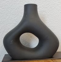 Moderne Skulpturvase, Schwarz, Keramik, von H&M