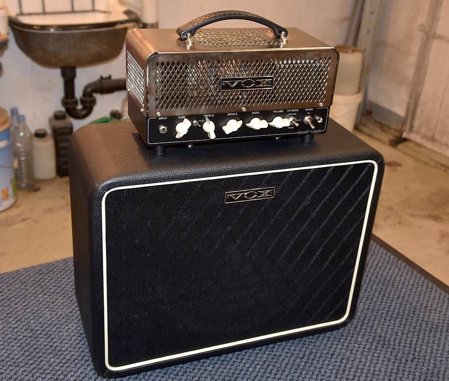 Vox Strumenti musicali: Vox Nighttrain NT15 Stack, 1 x 12" Greenback Box – Usato da Basel venduto da Bertob