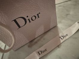 kleine dior papier tasche