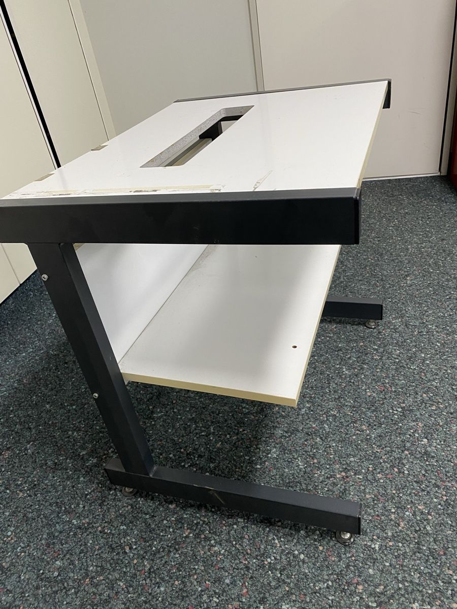 Tables: Druckertisch – D'occasion à Hägglingen par Karin0802 1