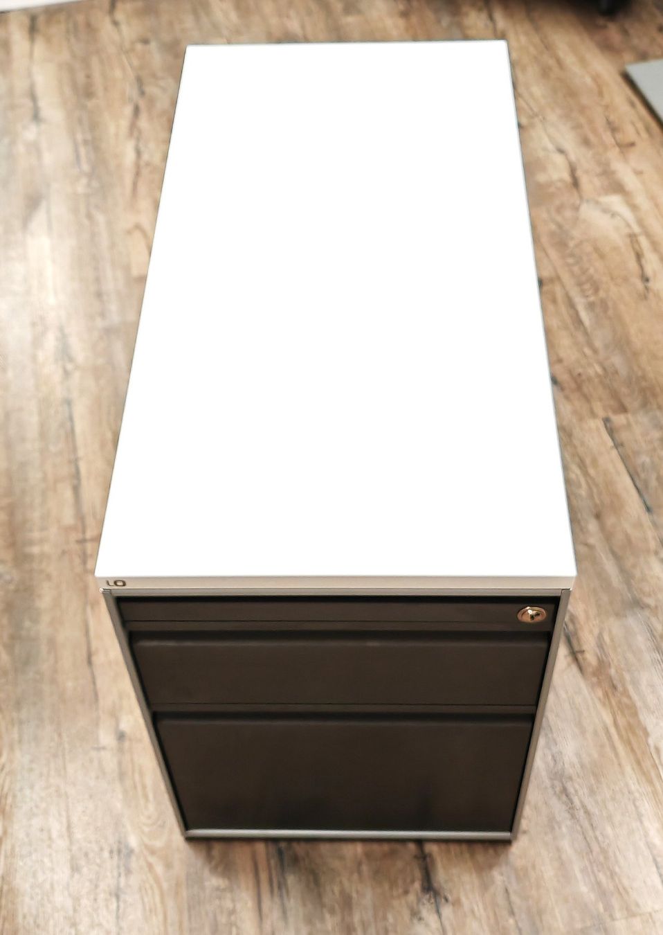 Lista Korpus: Lista Office LO Korpus - 80 x 40 – Gebraucht aus Pfäffikon SZ von smartswiss17