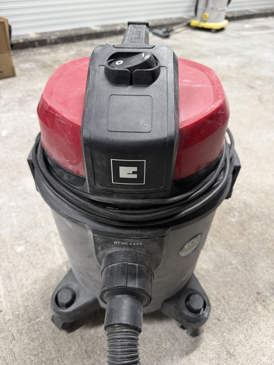 Einhell Aspirapolveri & Accessori: Staubsauger Einhell RT-VC 1418 E – Usato da Zürich venduto da YarosBaros 1