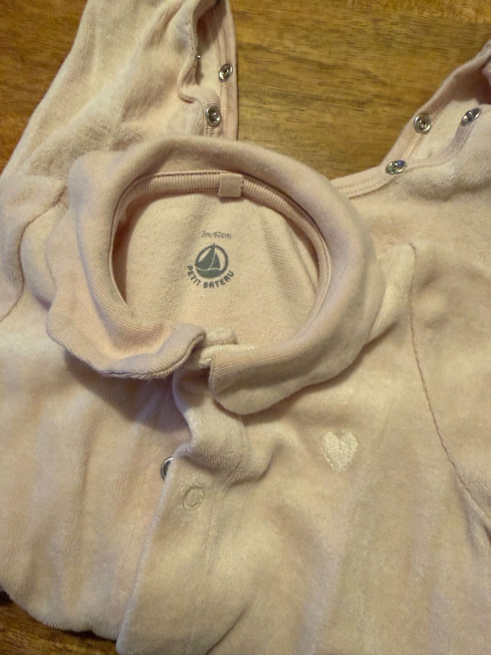 Petit Bateau Pyjamas & Ähnliches: Petit Bateau Pyjama Velours Bébé Rose 3 mois – Gebraucht aus Pully von KpatA