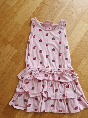 Kleid pink Erdbeerprint Grösse 104 Alive