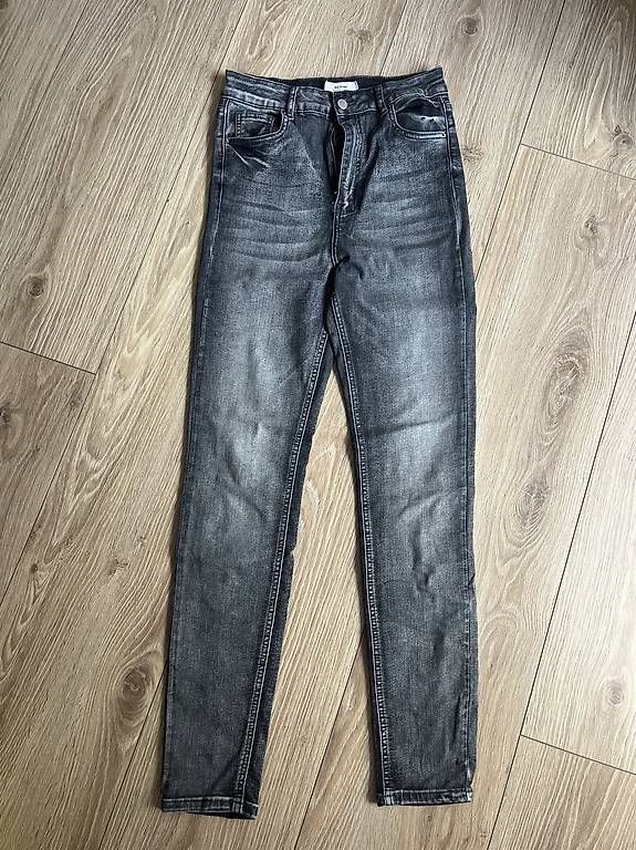 Jeans: diverse Jeans  – D'occasion à Brütten par cel_l8pt 1