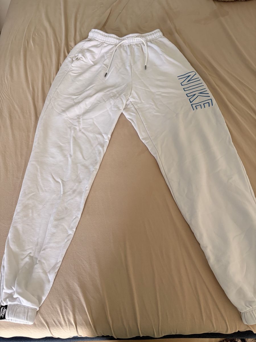 Nike Pantaloni: Nike Trainerhose S – Usato da Pfäffikon ZH venduto da she_qkn2