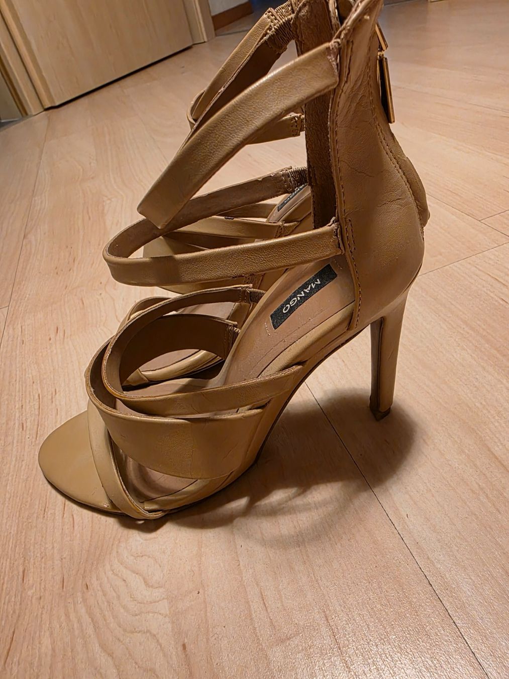 Mango Damenschuhe: Sandales Mango élégantes, couleur nude, taille 37 – Gebraucht aus Vallamand von rom_z7q6