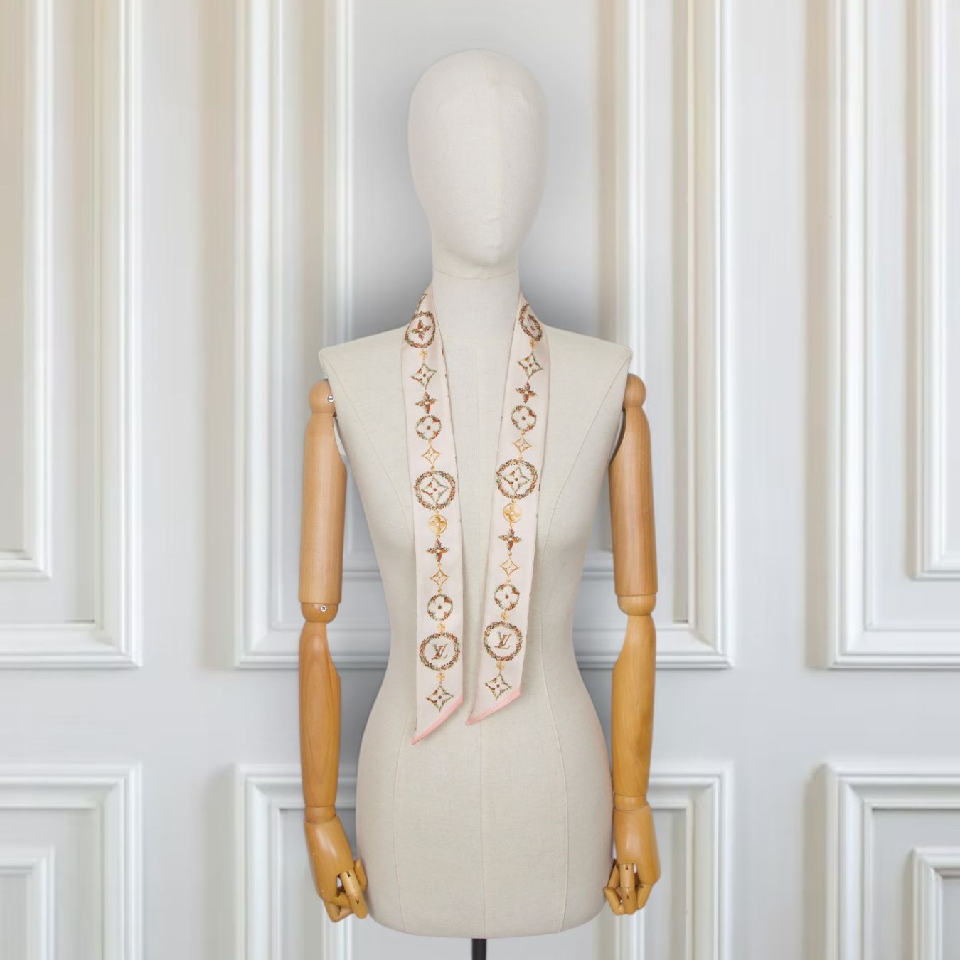 Louis Vuitton Foulard & Sciarpe: Louis Vuitton Monogram Flowers BB Bandeau – Usato da Binningen venduto da Designerlabels 2