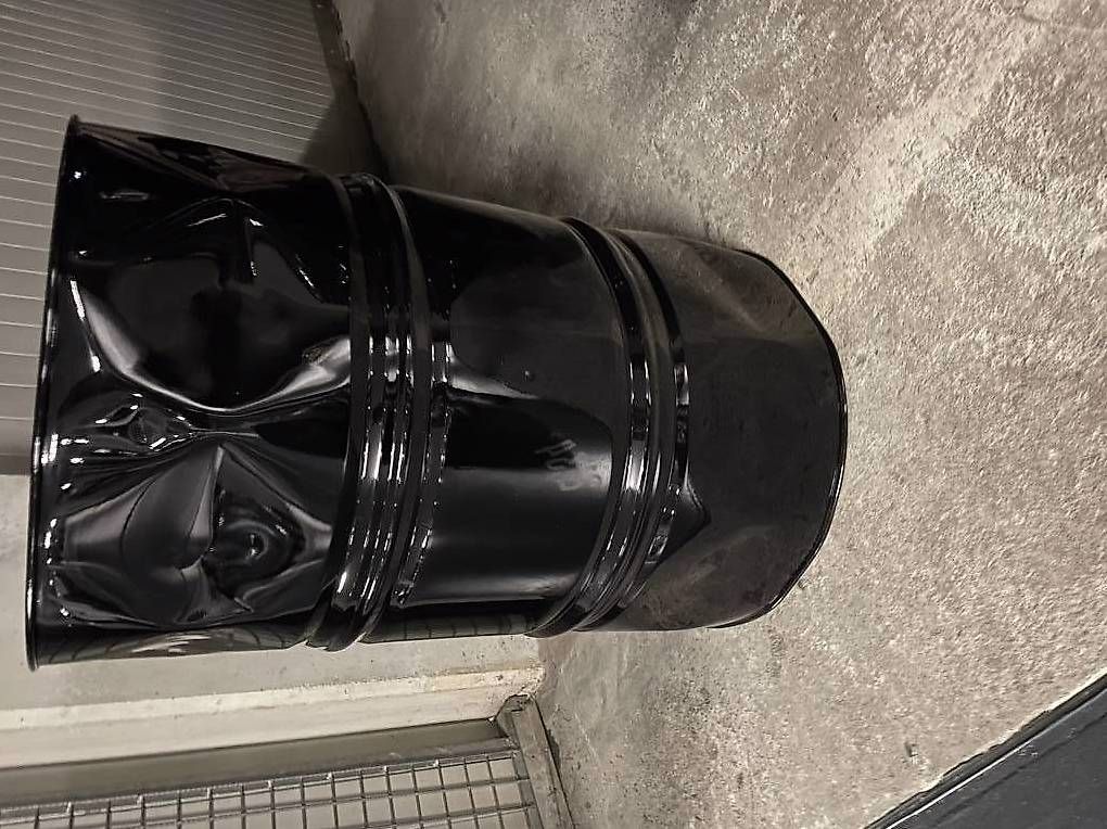 Topcase: Baril noir design déco garage  – Usato da Cologny venduto da lsa_cb67