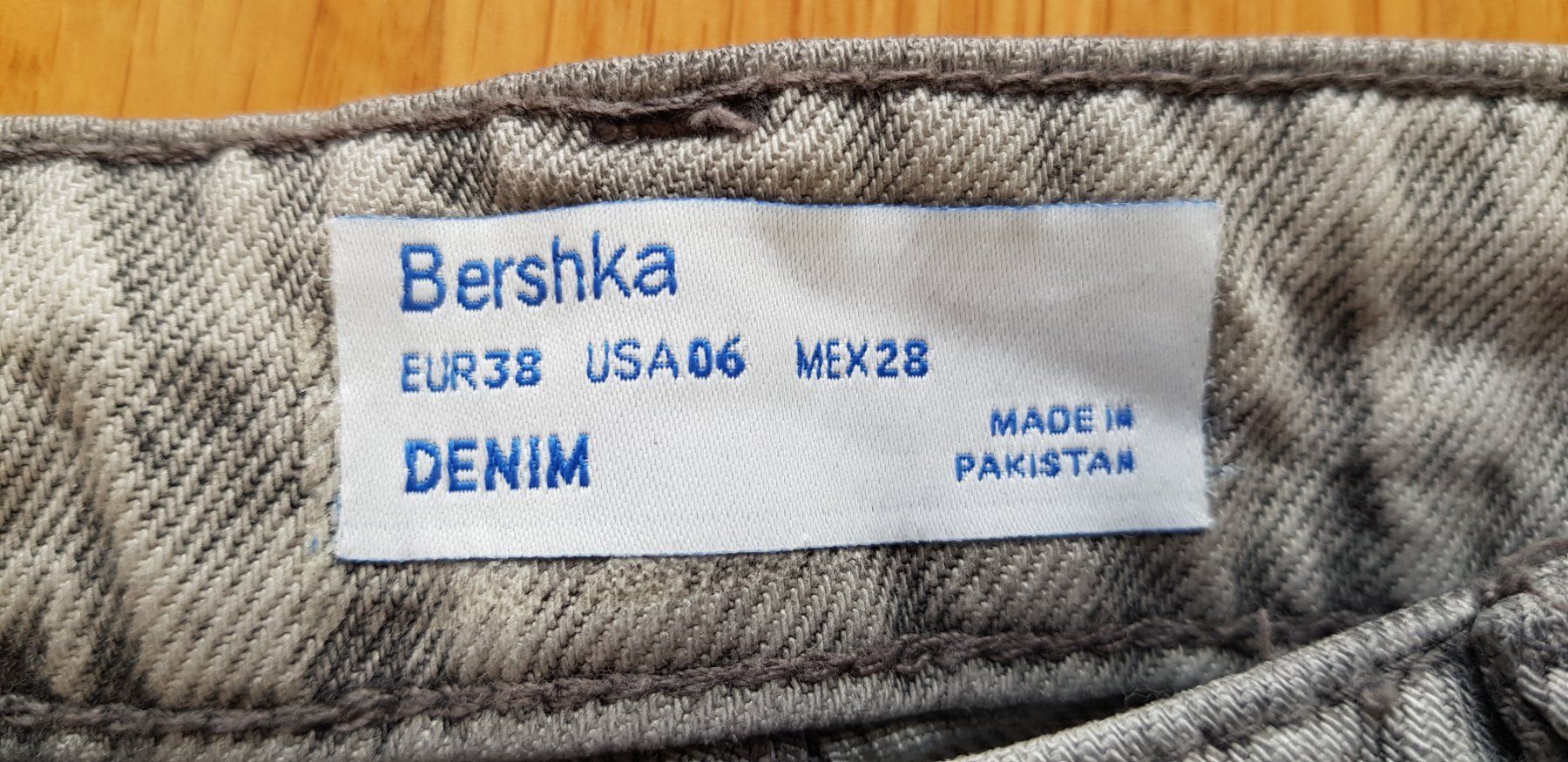 Jeans: Jeans von Bershka / Gr. 38 – Usato da Luzern venduto da Salemanlu 2