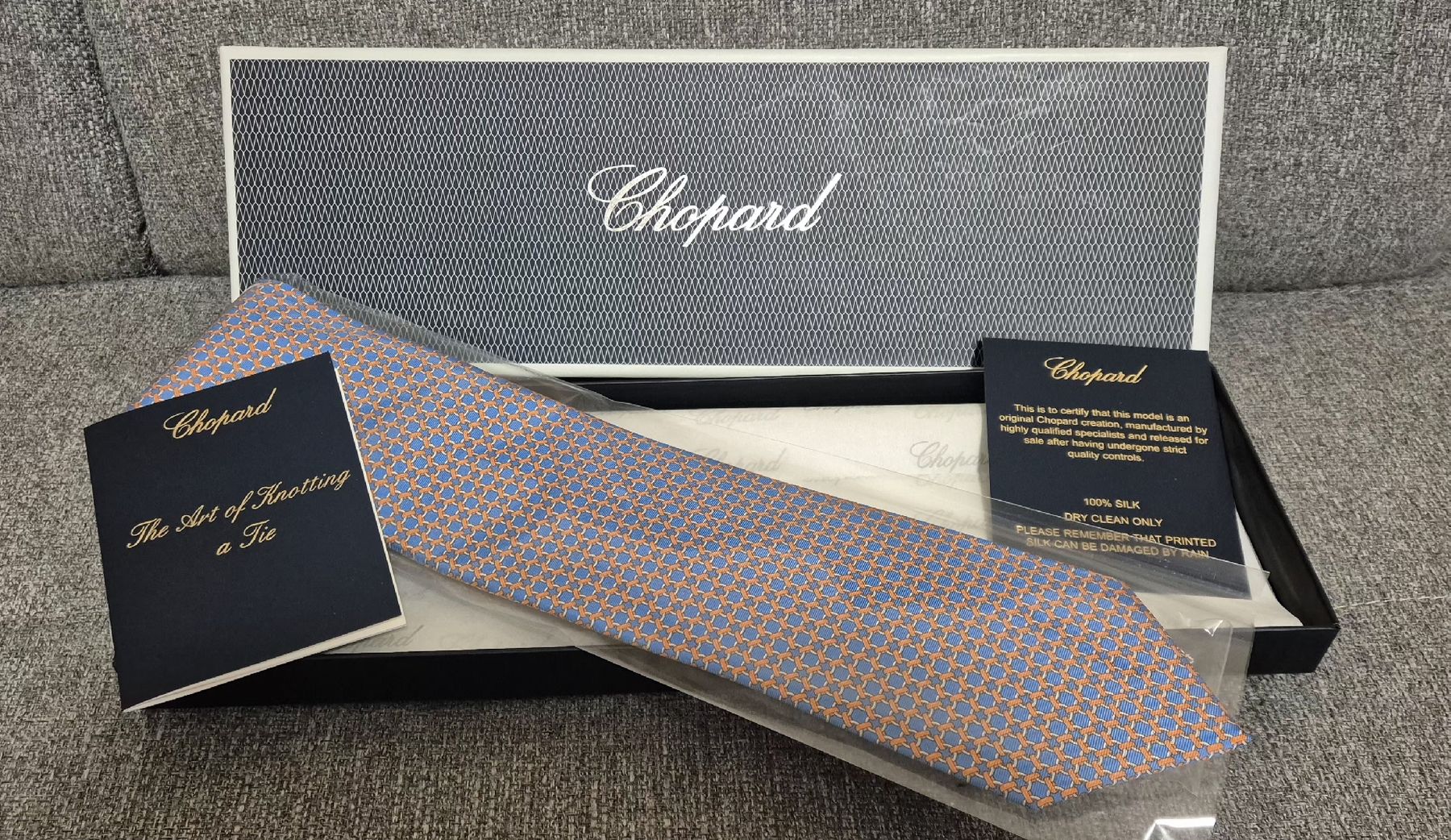 Chopard Krawatten: Chopard cravate NEUVE! 100% SOIE – Neu und originalverpackt aus Genève von BKYB