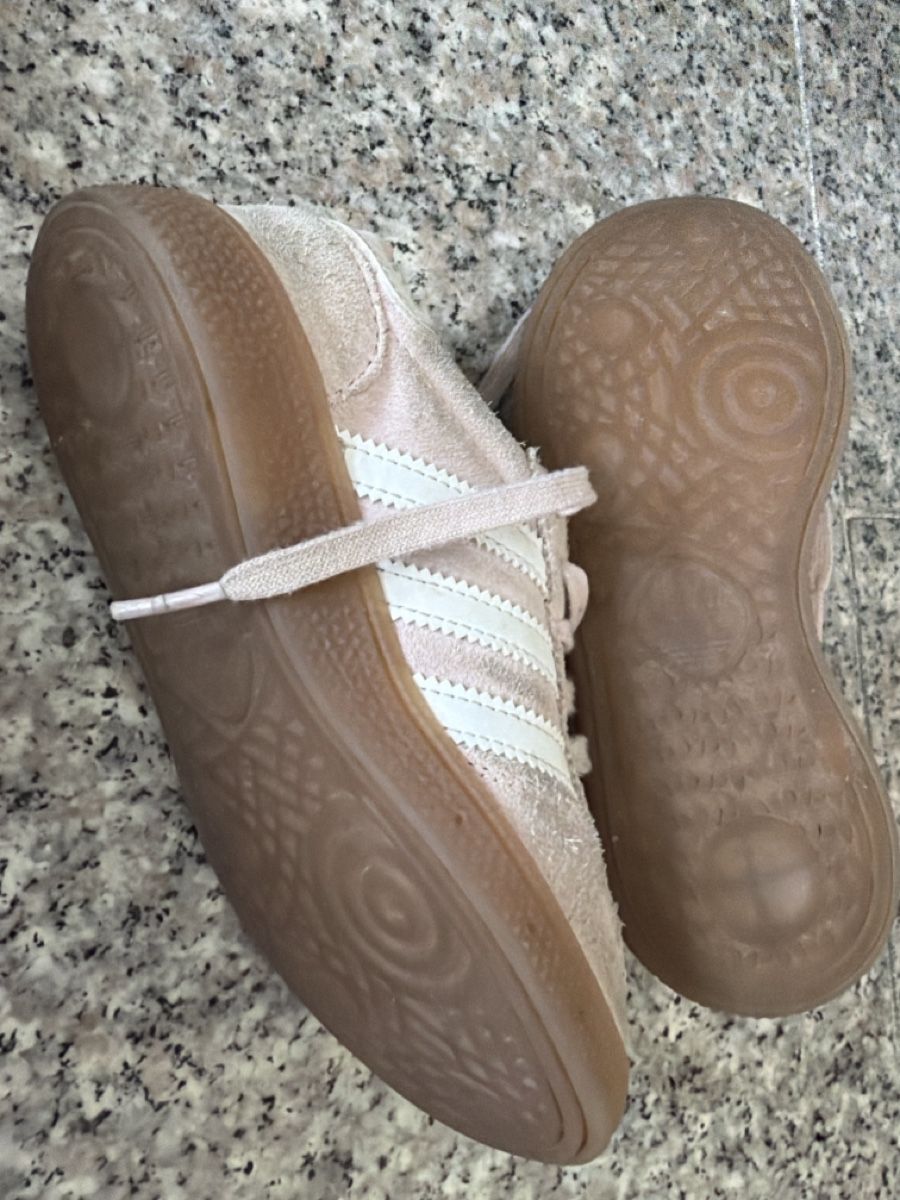Scarpe da donna: Chaussure Adidas 5-6 ans – Usato da Hittnau venduto da Pat_yl7f 2