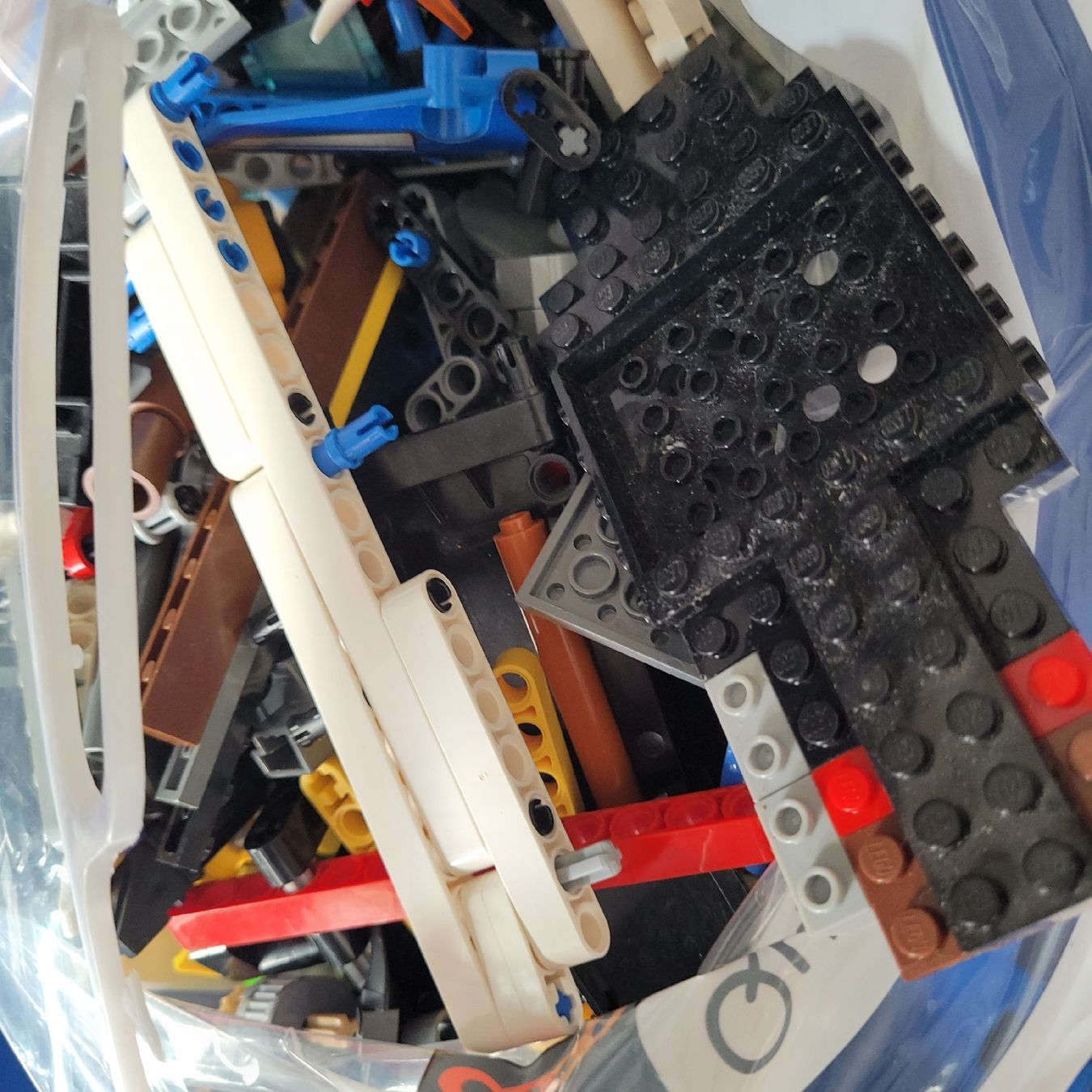 Lego Spielzeuge: 1,2Kilo Lego und Lego technikteile – Gebraucht aus Winterthur von Flomal