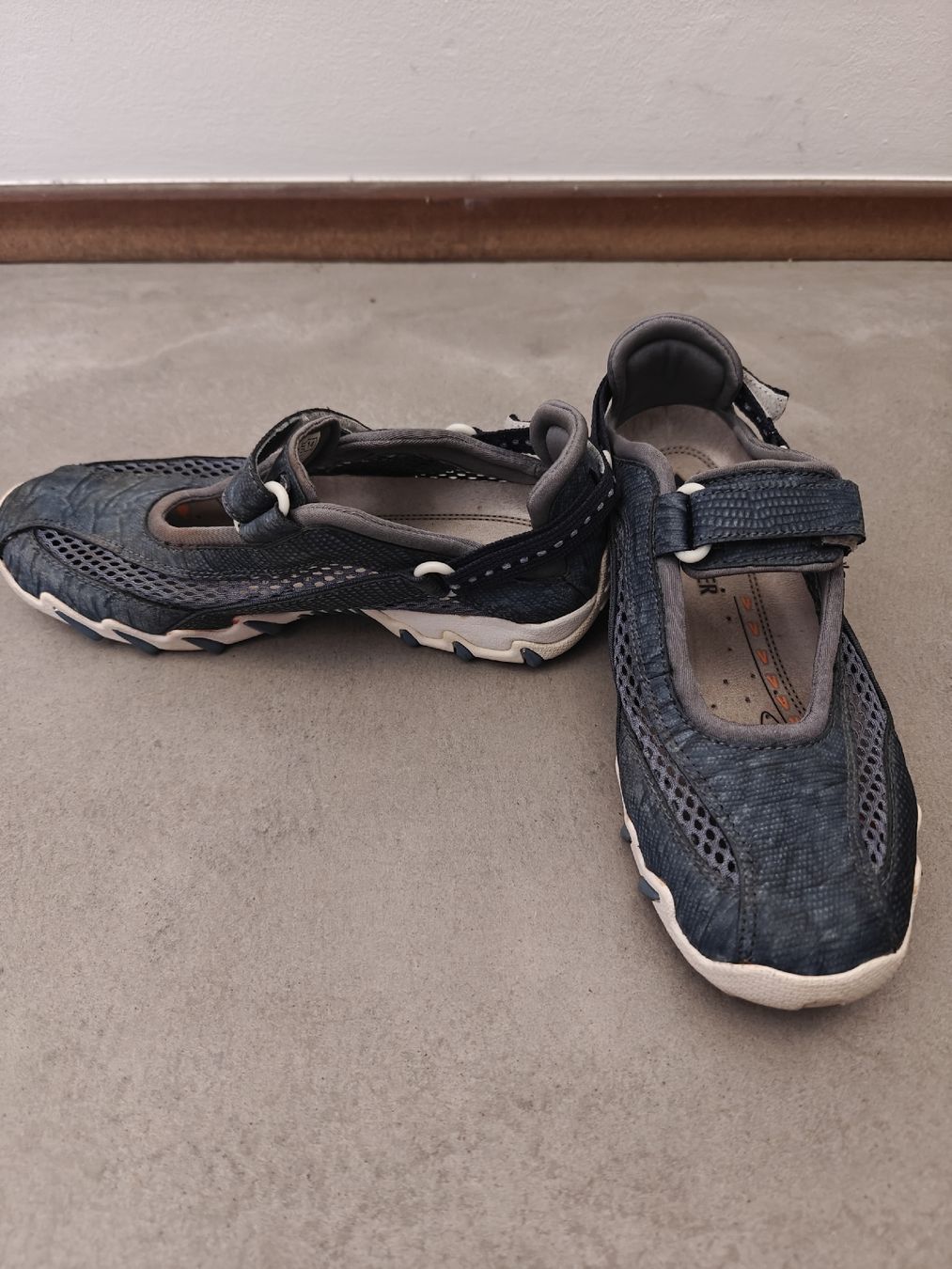 Scarpe da donna: Allrounder Sneaker/Sandalen Gr. 36 – Usato da Aadorf venduto da NadjaNightmare 1