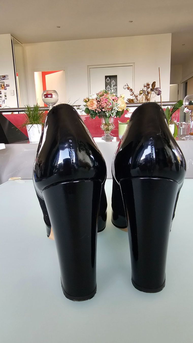 Bally Scarpe da donna: Bally Escarpins ouverts devant noir cuir verni daim T.40 – Usato da Nax venduto da mojy 1