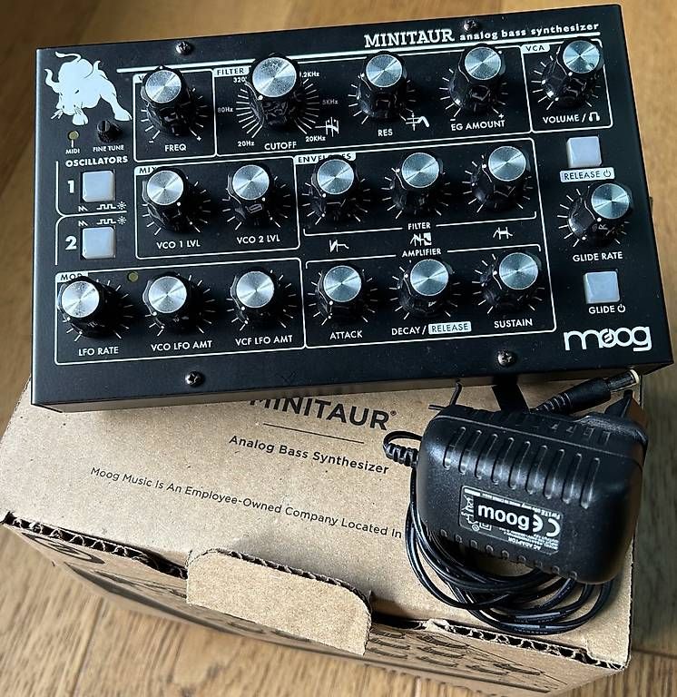Moog Strumenti musicali: Moog Minitaur – Usato da Zürich venduto da Circark