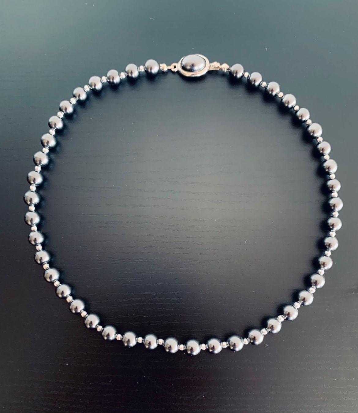Catenine: Halskette mit schwarzen Perlen und Steckverschluss – Usato da Emmenbrücke venduto da little.treasures 1