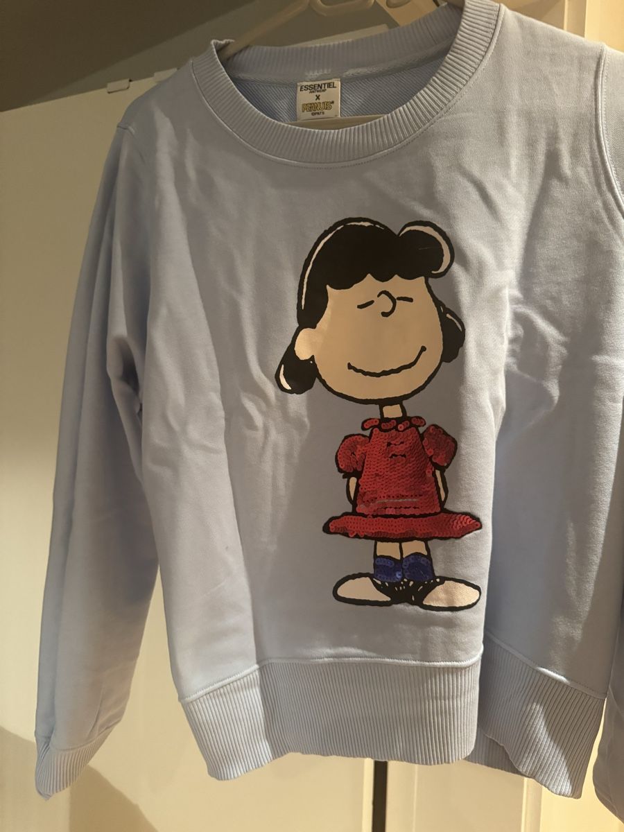 Pullover & Sweatshirts: Essentiel Antwerp Peanuts Pullover hellblau Grösse 4 – Gebraucht aus Zürich von mir_7mpq