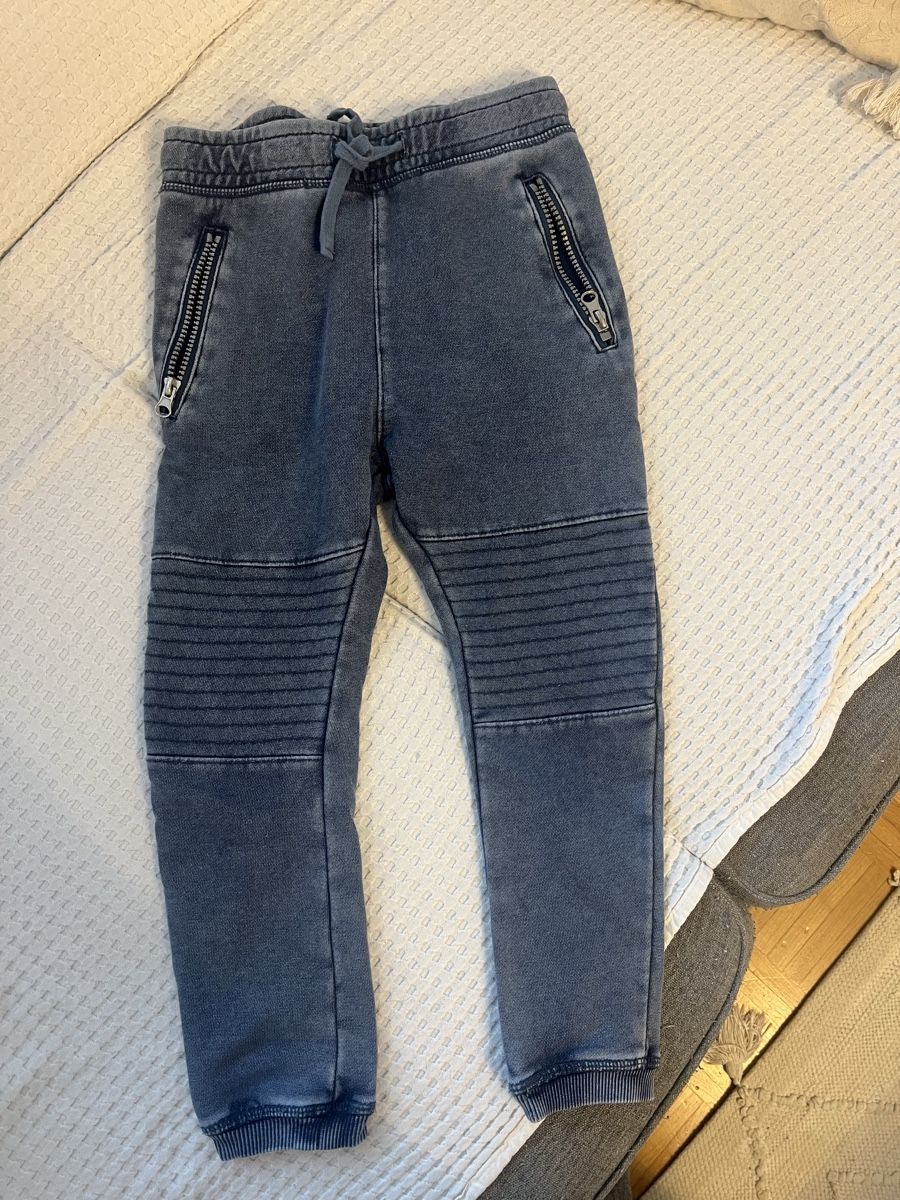H&M Pantaloni: H&M TRAINERHOSE JOGGER BLAU GR 116 – Usato da Basel venduto da theo-g77