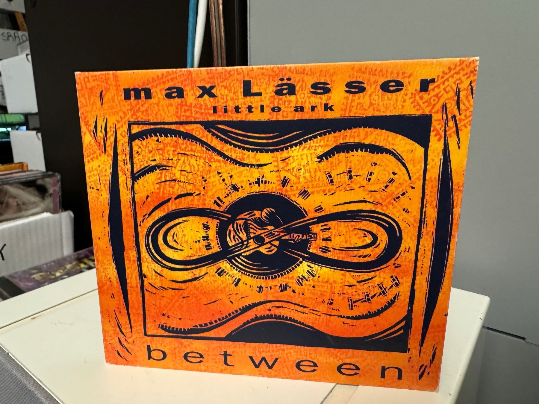 CD: Max Lässer - Between - HA11M – Usato da Küsnacht ZH venduto da swisssales.net