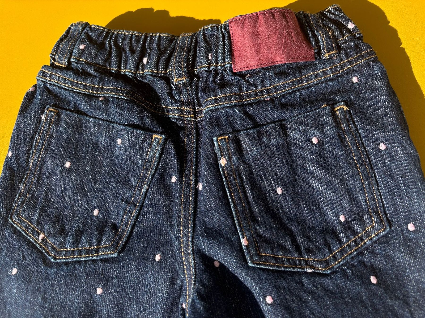 Zara Pantaloni: ZARA Jeans mit Pünktchen Gr. 104 – Usato da Zürich venduto da missmodernage 3