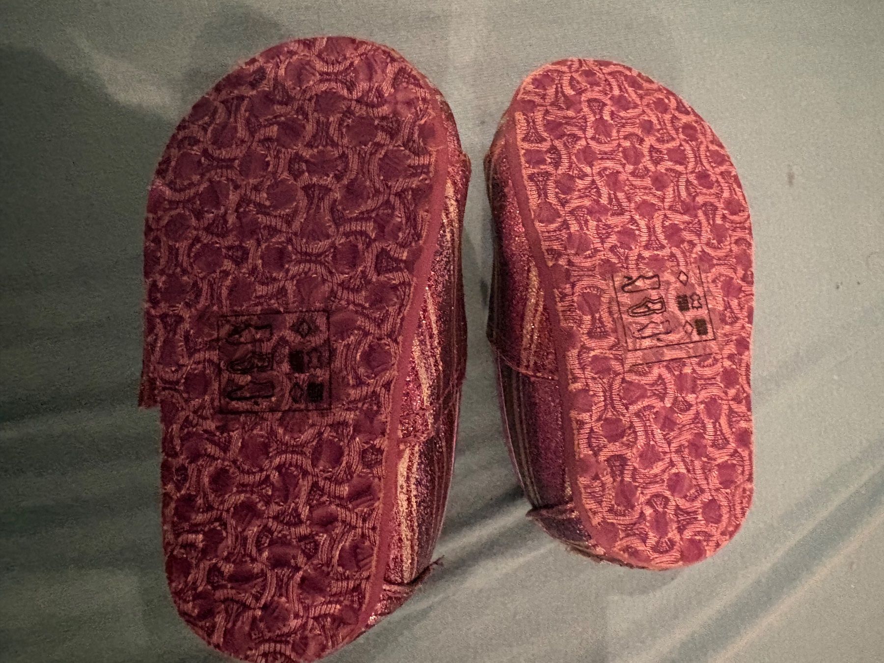 Toms Scarpe per ragazze: TOMS Classics Purple Glitter Stripe Gr. 19 (Tiny 3) – Nuovo (secondo la descrizione) da Richterswil venduto da irenemiz 1