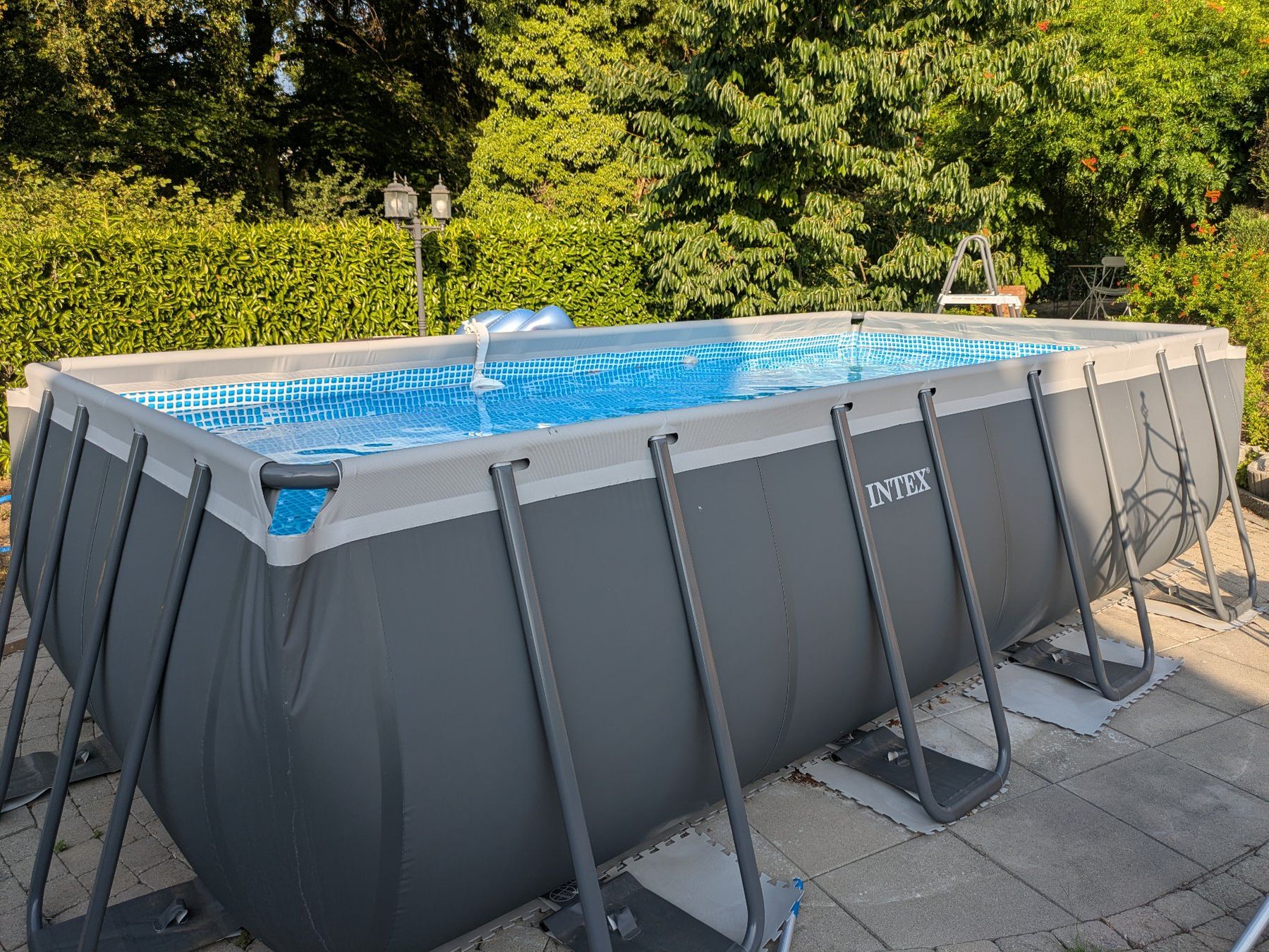 Intex Schwimmbad: Lot piscine intex - robots - pompes – Gebraucht aus Curtilles von vin_p25r