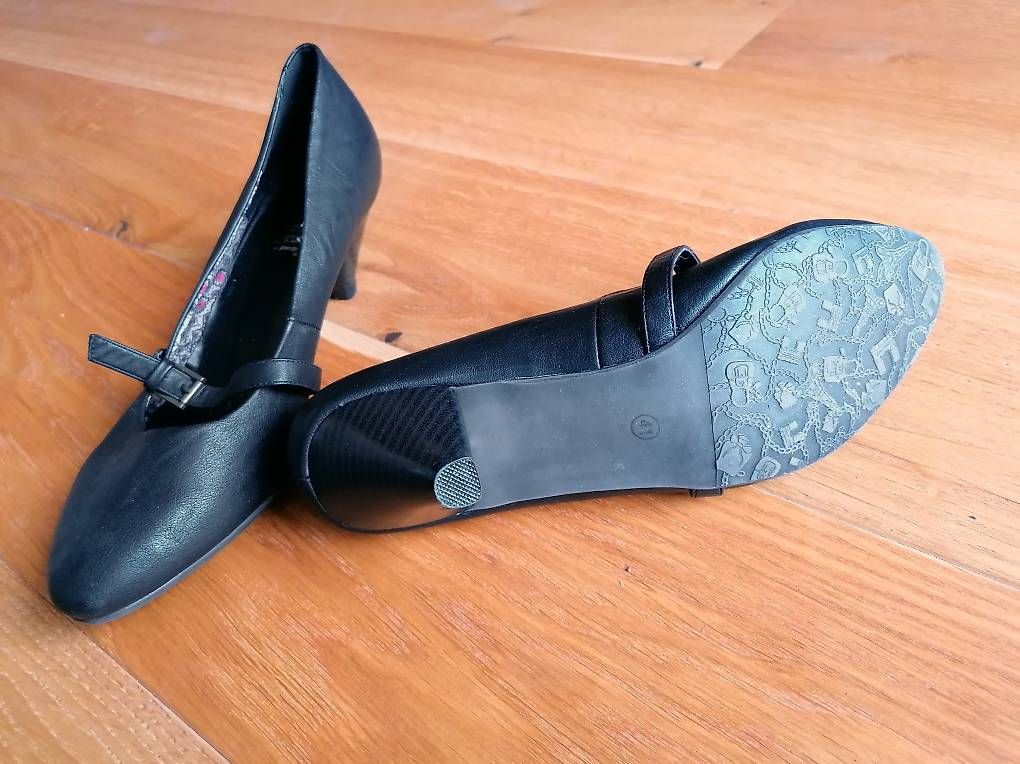 Scarpe da donna: Pumps Gr. 41 – Usato da Heiligenschwendi venduto da gis_77vf 2