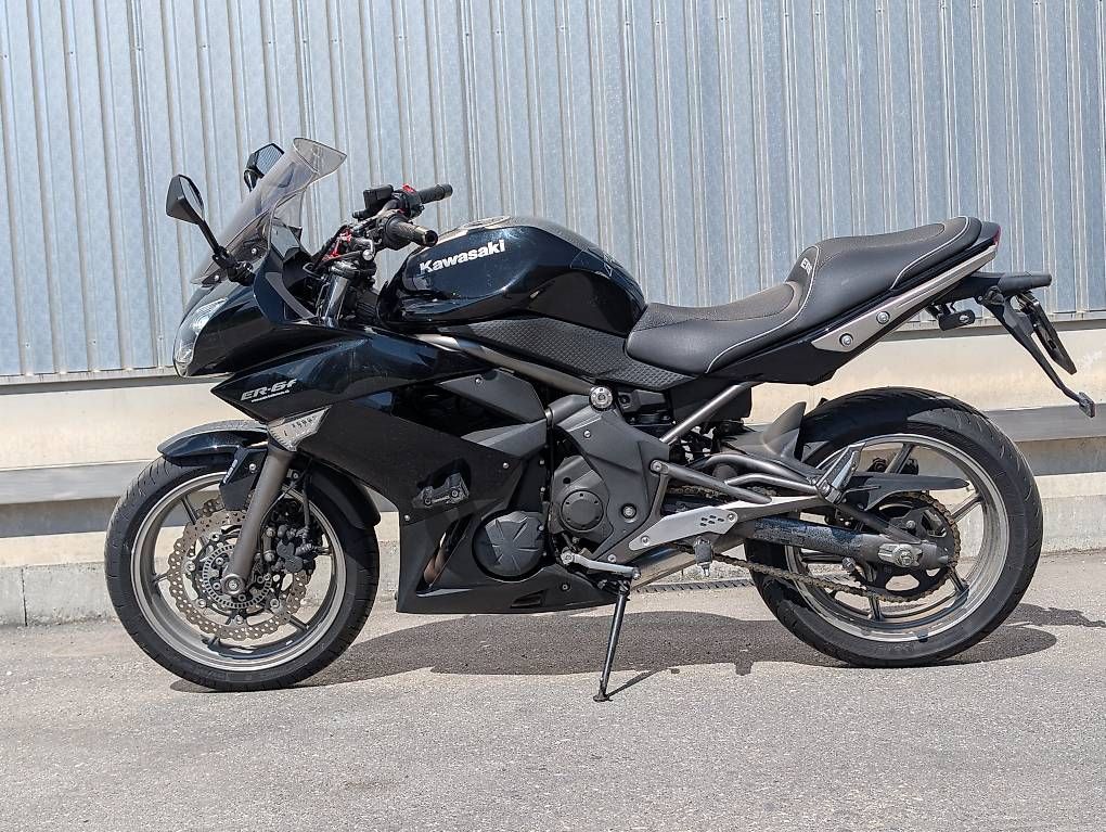 Kawasaki Strasse: Kawasaki ER-6f mit Zubehör – Gebraucht aus Fideris von Miri.fa