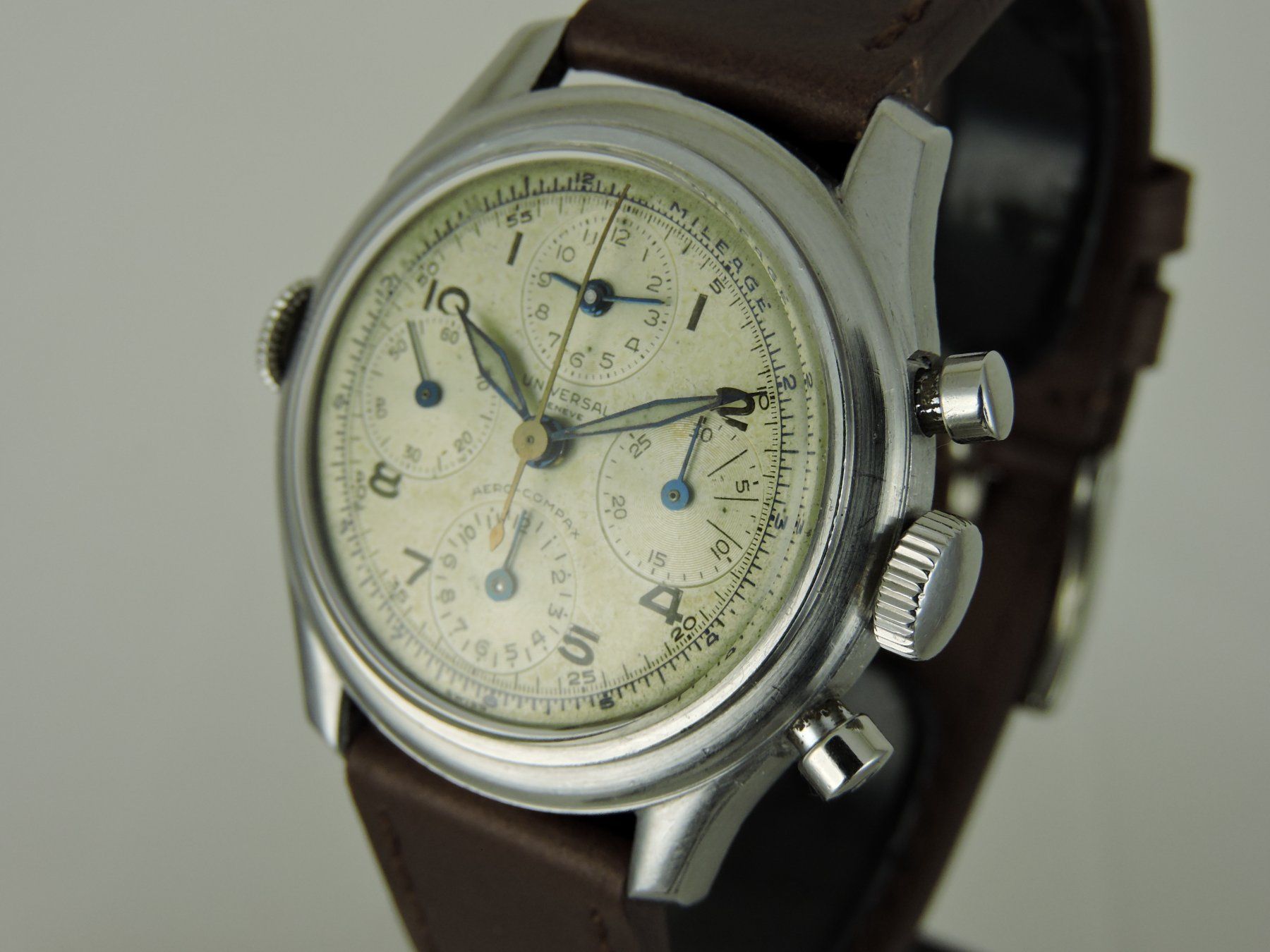 Universal Genève Orologi: 1945 Universal Genève Aero-Compax 22290 - Serviced – Usato da Bern venduto da Vintage-Oyster 4