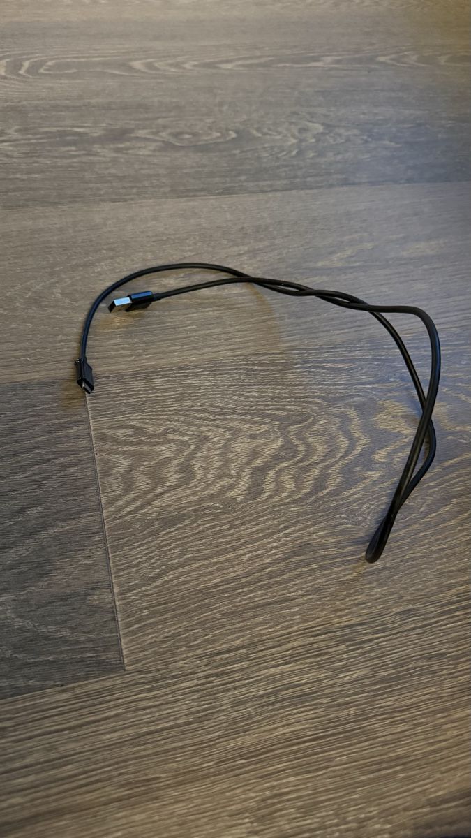 Cavi: USB-C zu USB-A Ladekabel – Usato da Euthal venduto da 99Antik 1