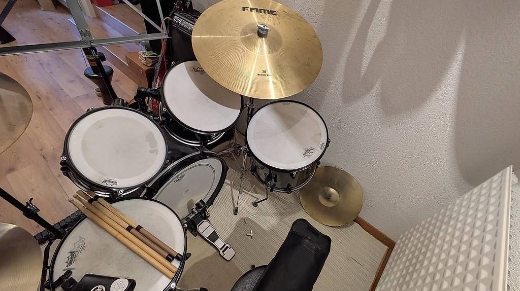 Strumenti musicali: Batterie 5 fûts + accessoires – Usato da Yverdon-les-Bains venduto da pajao 1