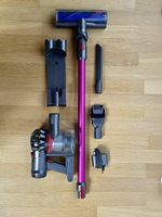 Dyson V8 Vacuum Cleaner Set With Accessories — COMPLETE SET