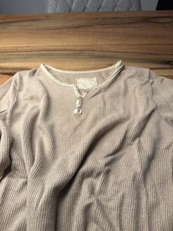 Langarmshirt beige mit Stern Motiv Grösse M Zustand gut