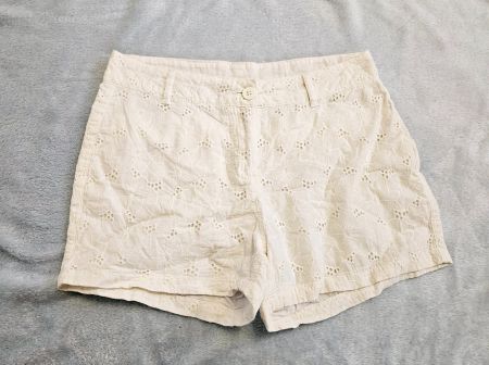 coole Shorts Hot Pants Gr. 38 weiss Lochmuster Hippie Boho
