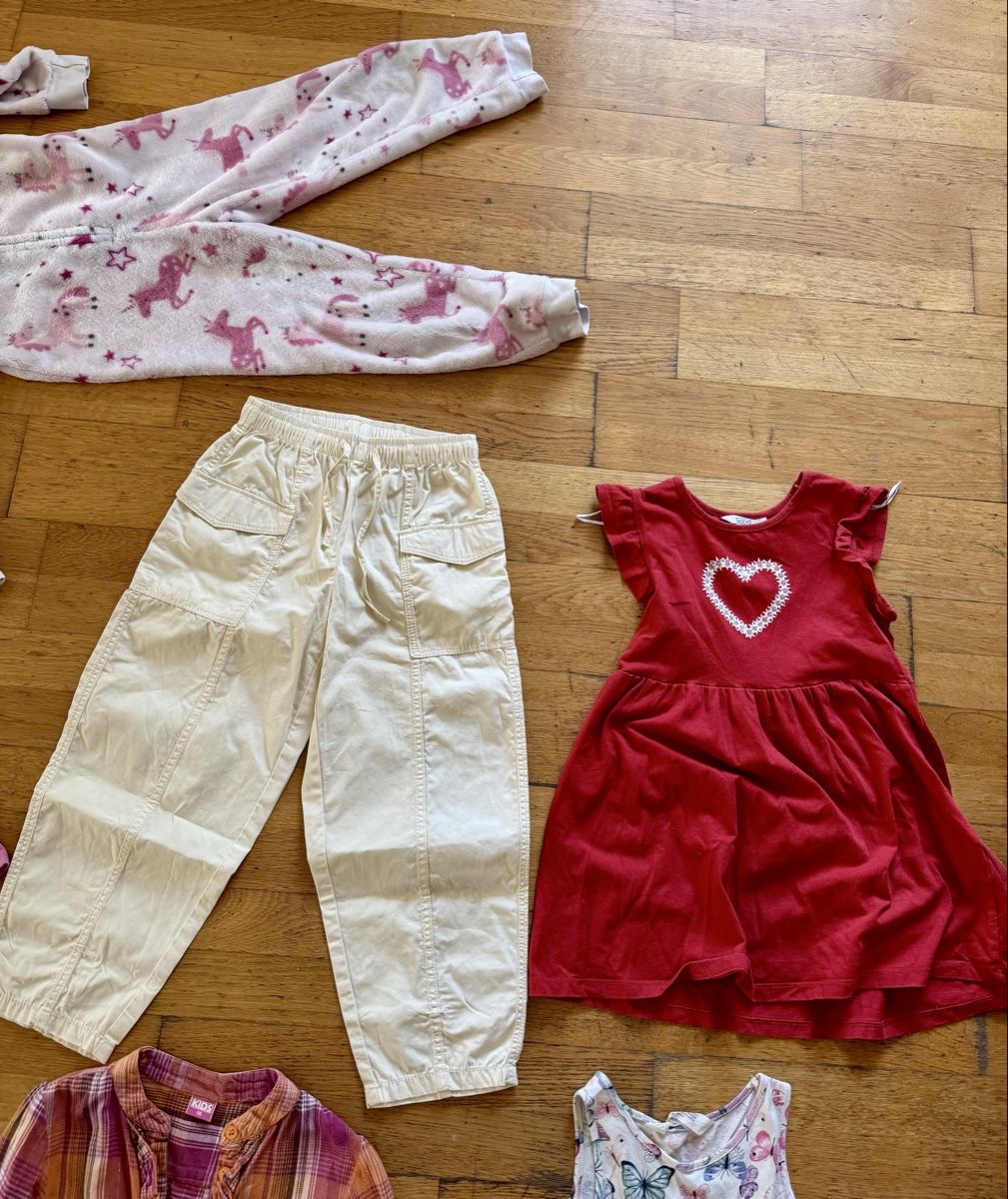 Lotti & Set di vestiti: Kleiderpaket 110/116 – Usato da Dierikon venduto da FraeuleinMaus17 2