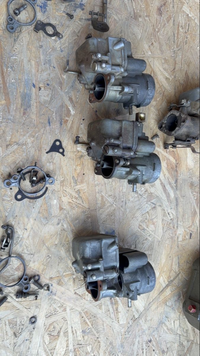 Tutti pezzi di ricambio auto: Jeep willys Vergaser – Usato da Bennwil venduto da Ford5600t
