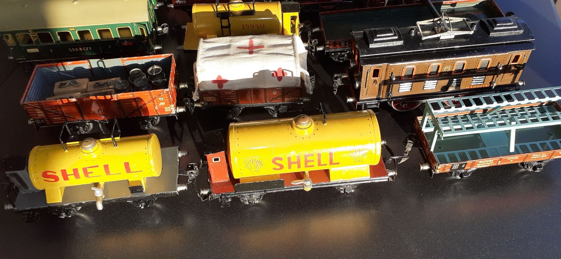 Train Naïf Rossignol Dépareillé : 2 Locomotives + 6 Wagons, Métal, Fabrication Française