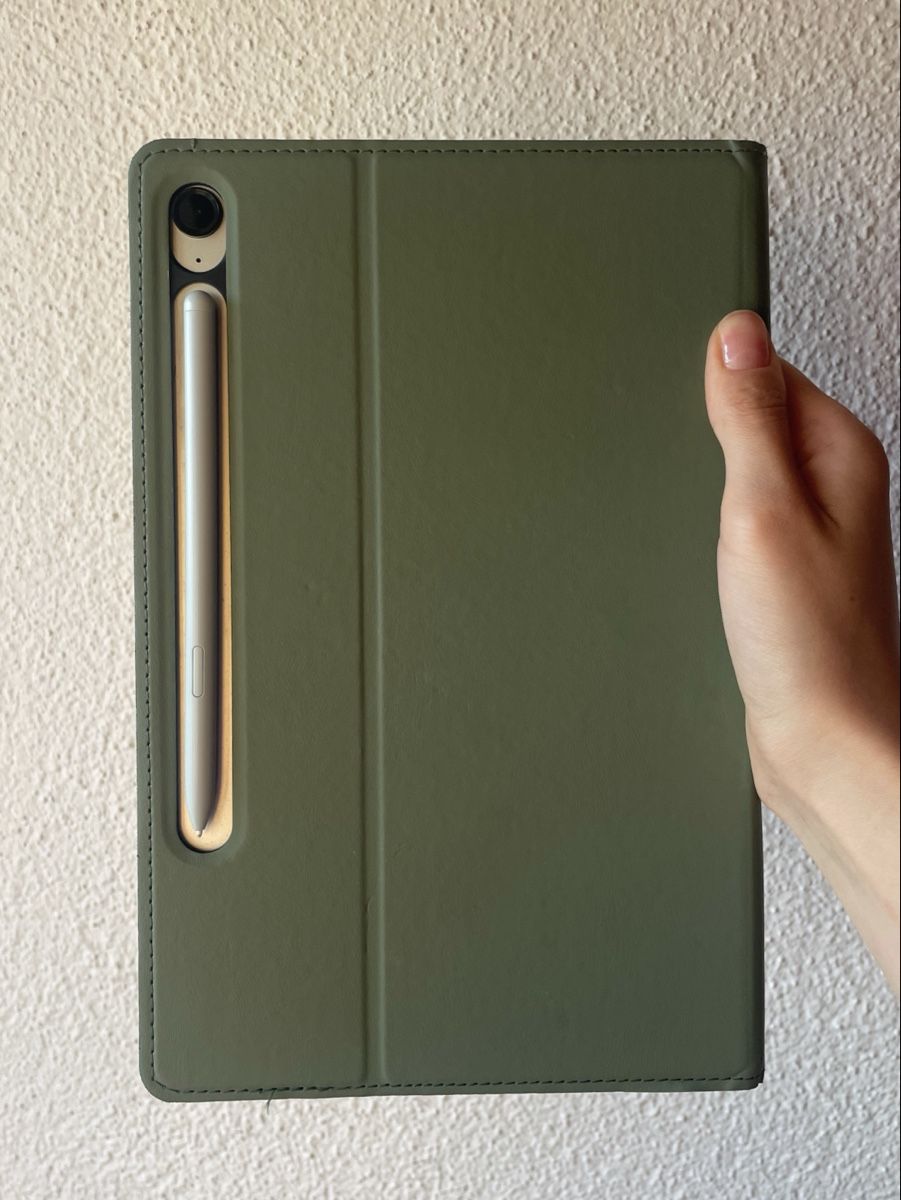 Samsung Covers & Taschen: Accezz Classic Tablet Case Samsung Galaxy Tab S9/S9 FE – Gebraucht aus Hausen am Albis von Kleiderschrank.Elena 1