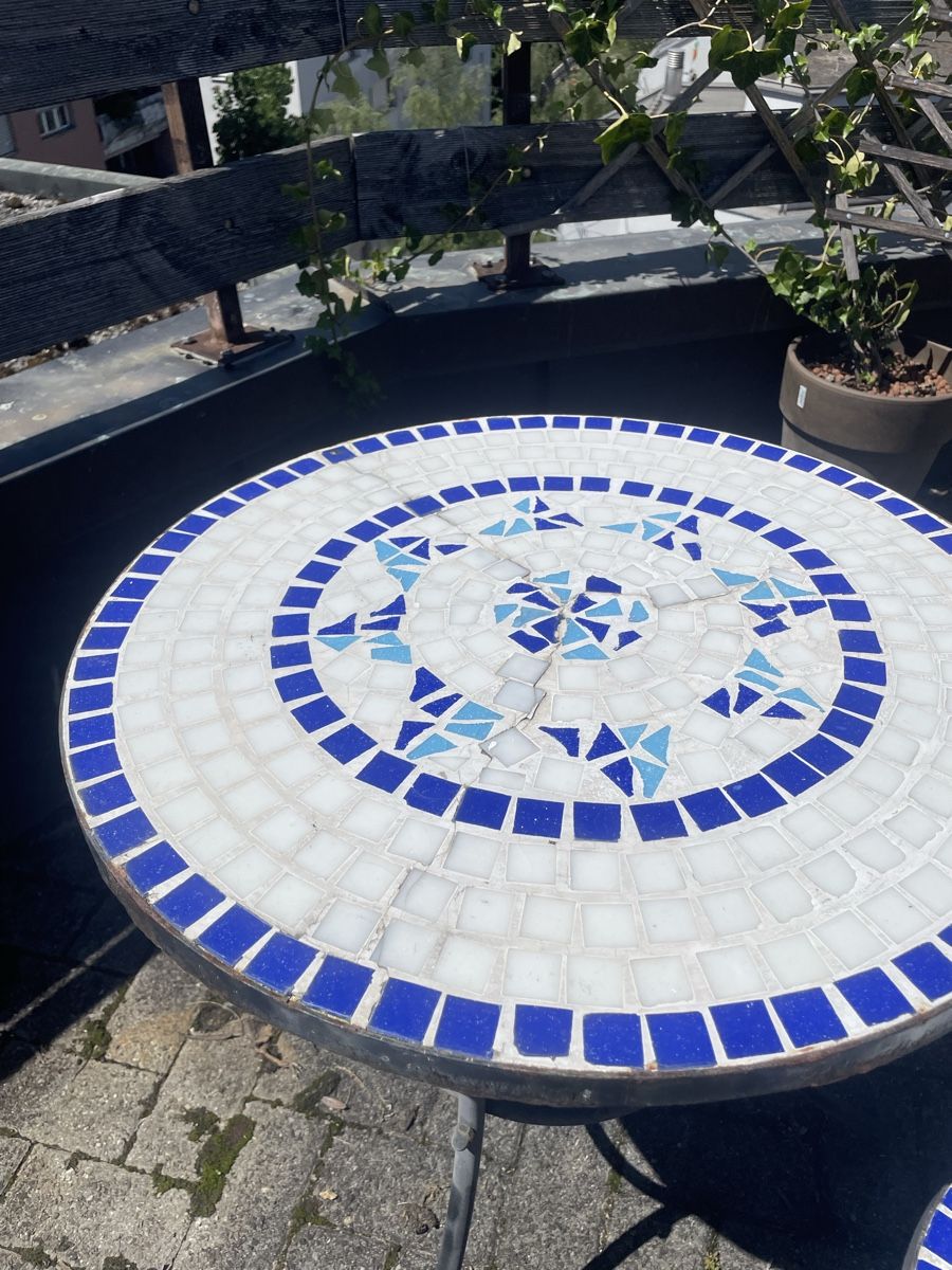 Set di tavolo e panche: Mosaik Bistrotisch Set – Usato da Luzern venduto da Klabourettli 2