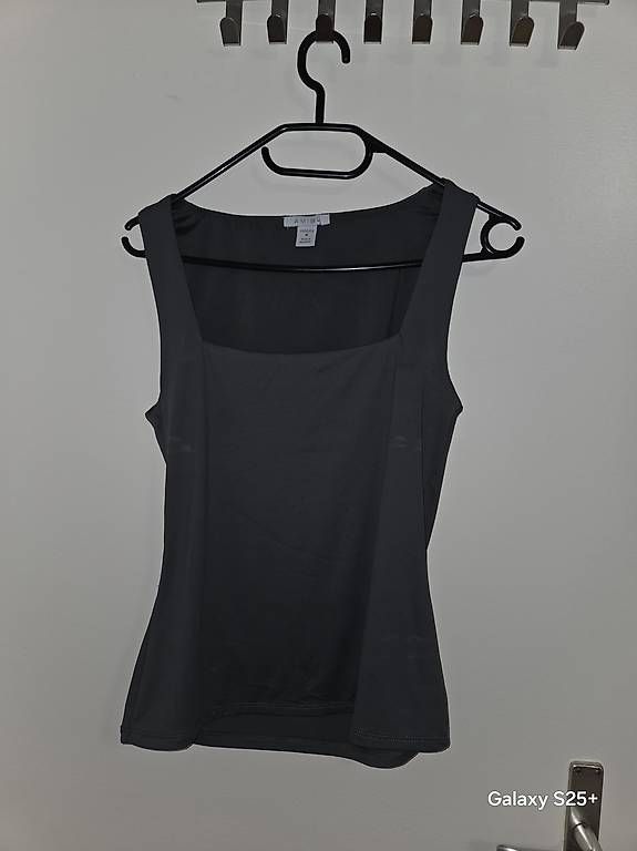 Tops: 3 Basic Tanktops – D'occasion à St. Gallen par ruz_t5lk