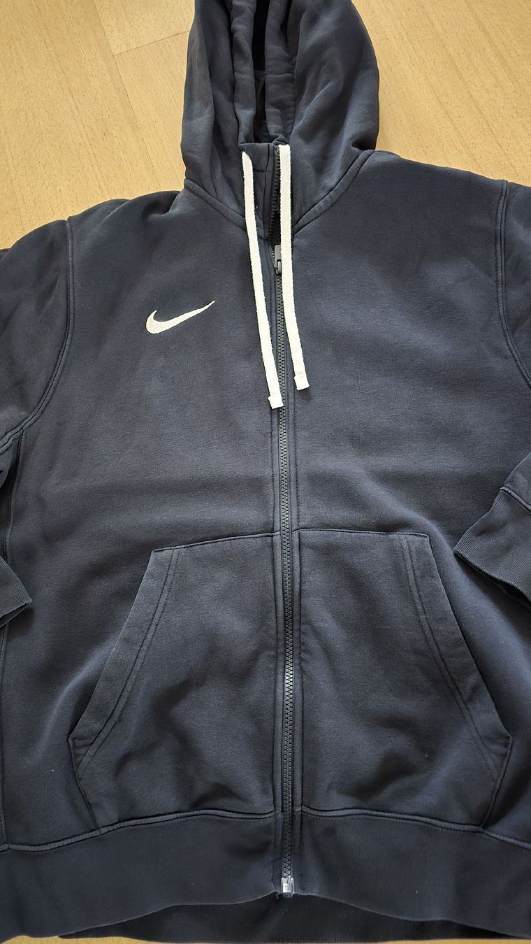 Nike Vestes: Nike Sweatjacke Gr. L – D'occasion à Sursee par M_Z 1