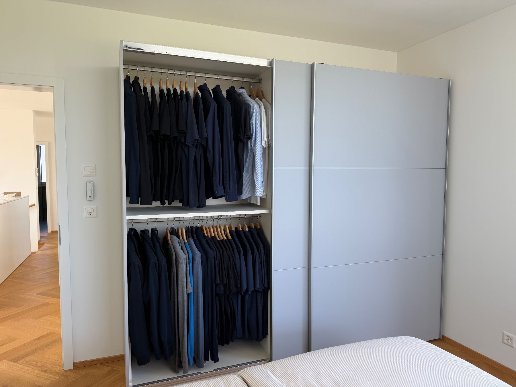 Livique Armadi: Kleiderschrank - Top Zustand! – Usato da Basel venduto da Sonnenblume1379 4
