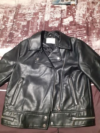 Kinder Kunstlederjacke Zara schwarz Grösse 10 /140cm