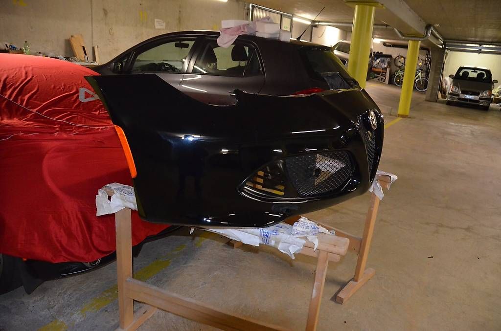 Tutti pezzi di ricambio auto: Pare-choc AV Alfa Romeo 4C  – Usato da Prilly venduto da rit_m7xw 1