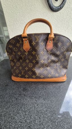 Louis Vuitton Alma