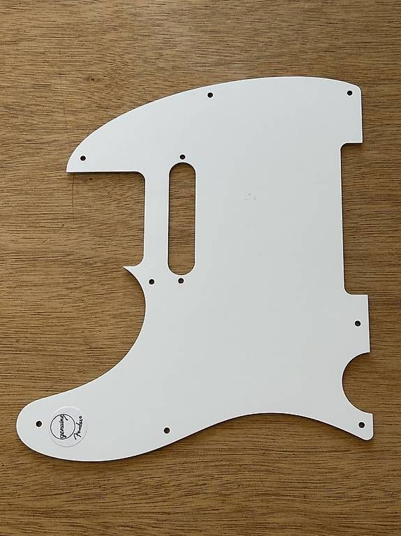 Parois & plafonds: Fender Telecaster Pickguard White Pearl – D'occasion à Wabern par kiasiguitars 1