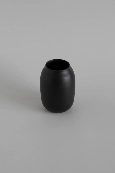 Vasen & Gefässe: Schwarze Vase - Minimalistisches Dekor – Neu und originalverpackt aus Arbon von MaritK 3