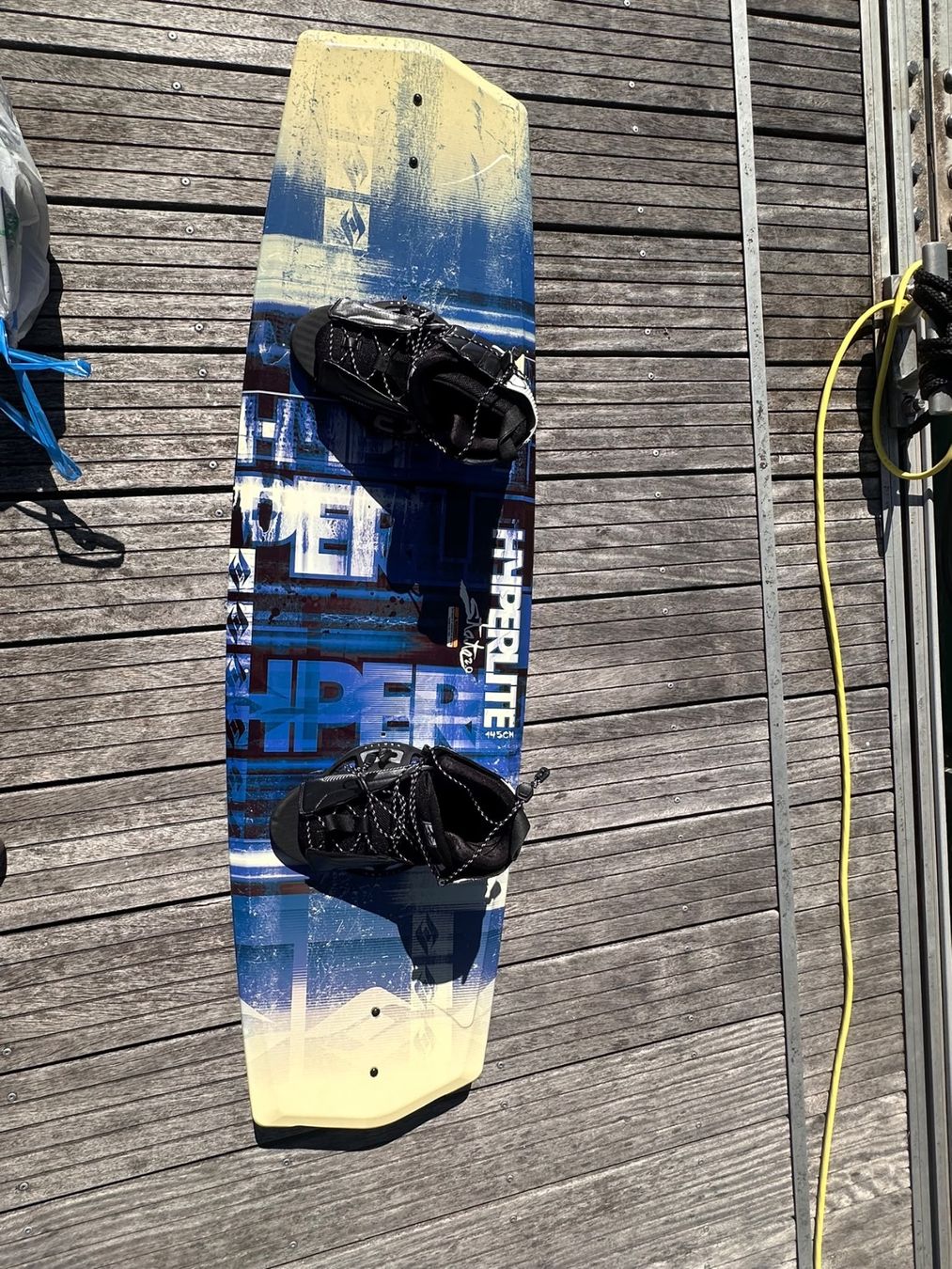 Hyperlite Planches de surf: Hyperlite Wakeboard (145cm) – D'occasion à Oetwil an der Limmat par boardingch